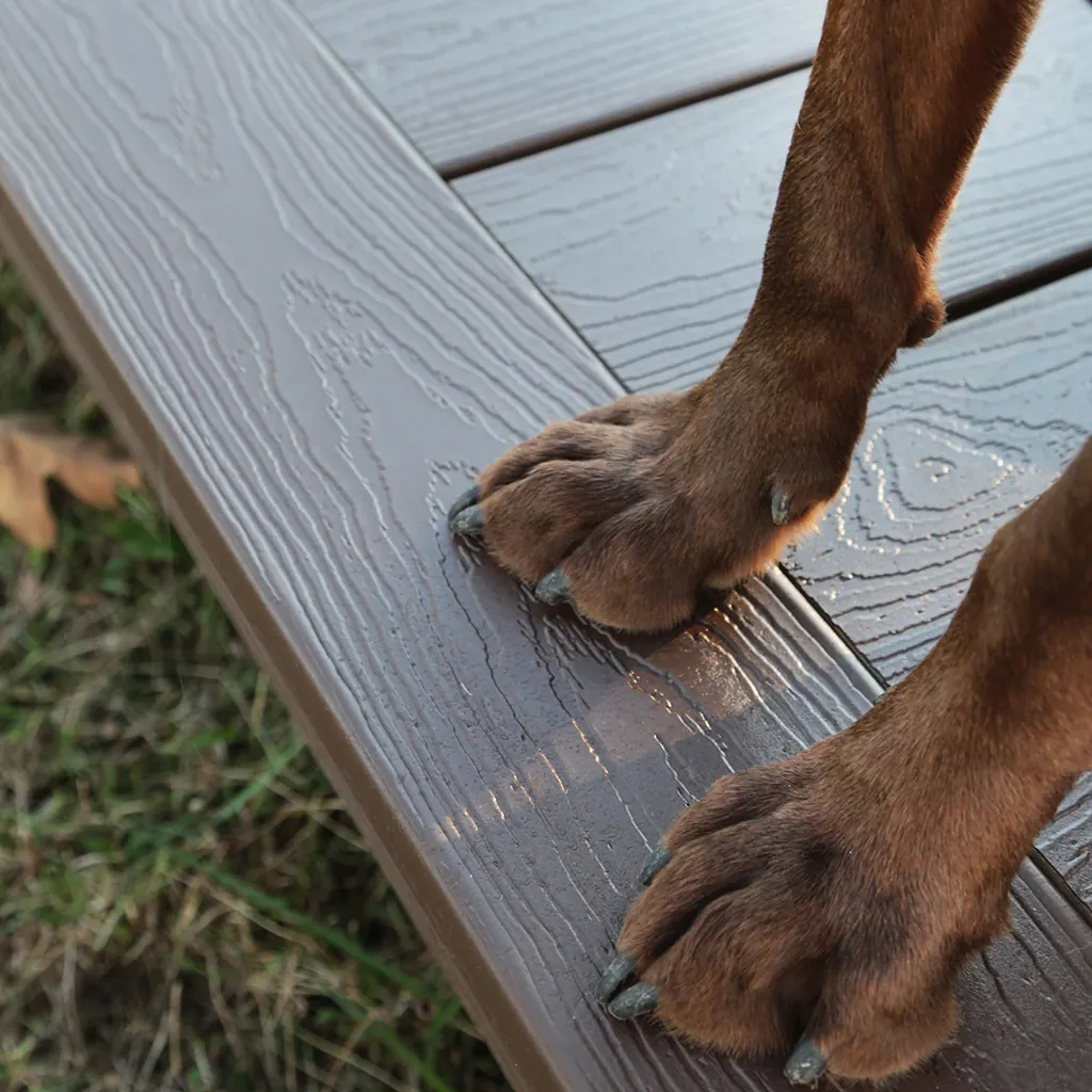 Close-up of Envision Expression composite decking texture