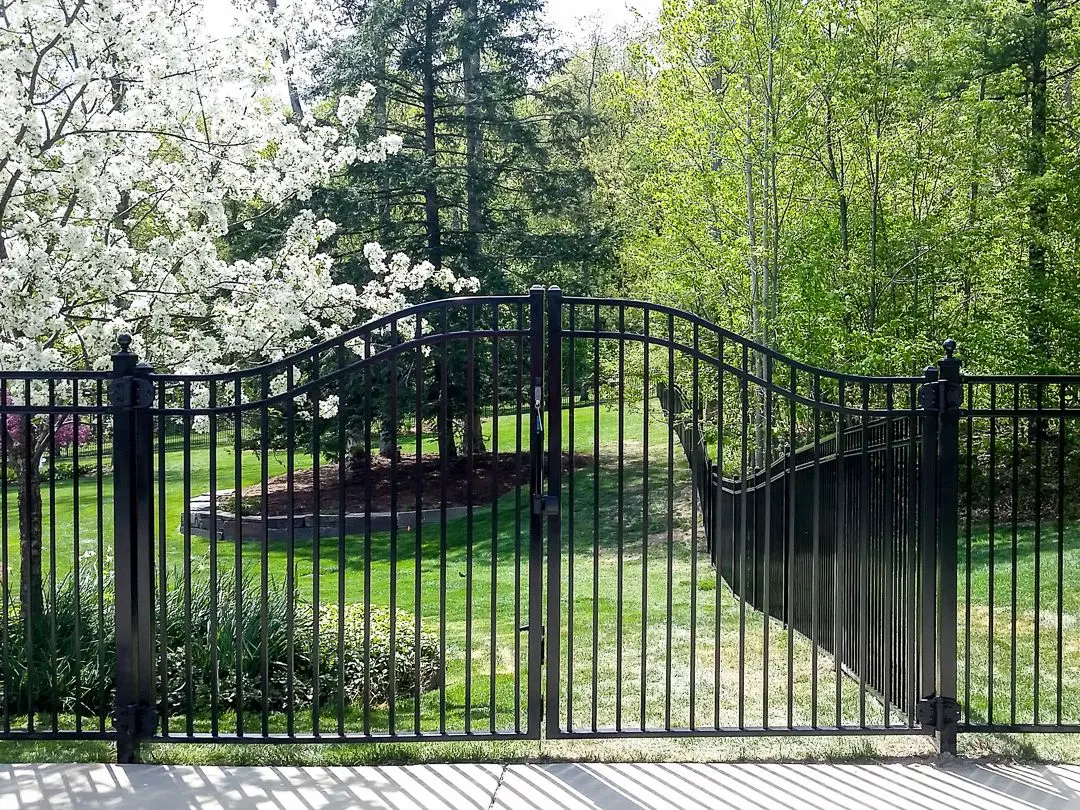 Image Estate double swing gate in majestic style