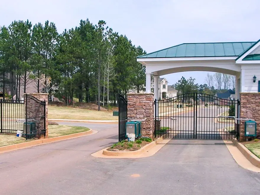Image Estate double swing gate in majestic style