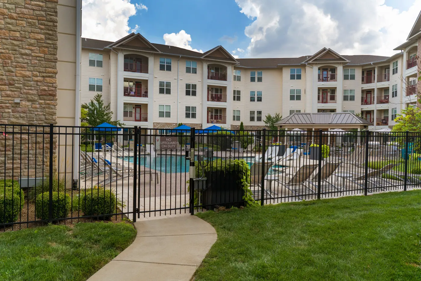 CellGate Source Asset Apartment Pool