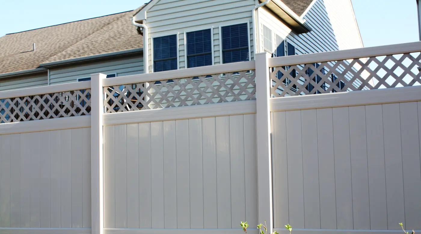 Envision vinyl privacy fence with lattice top