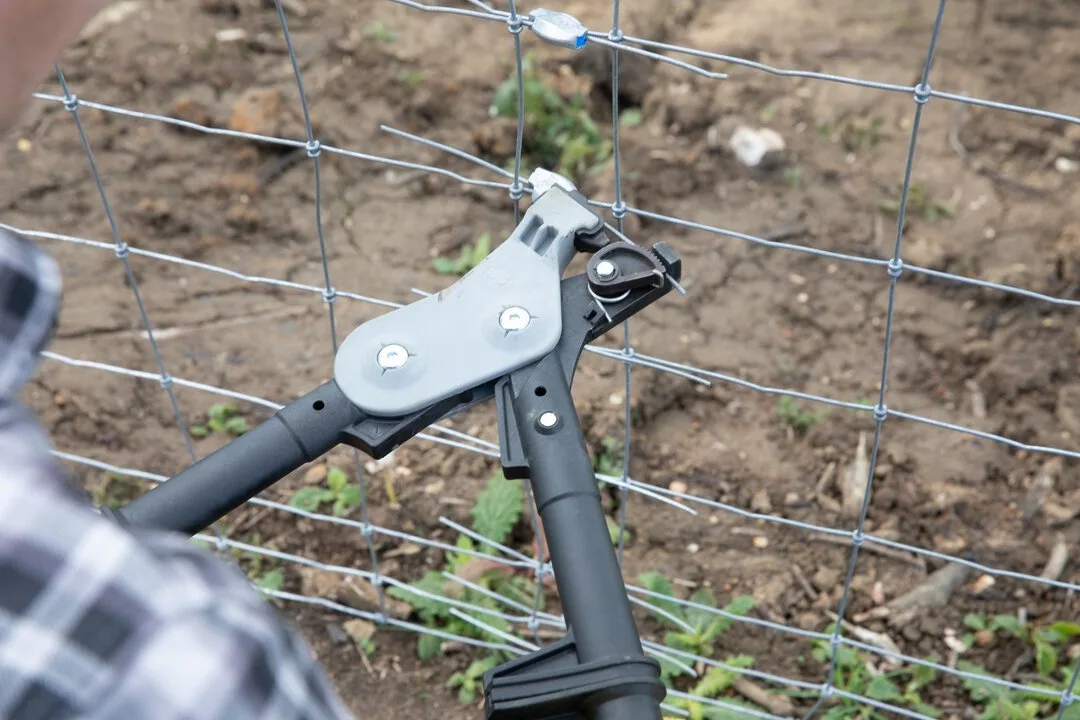 Tensioning fence wire with a Gripple joiner and tool