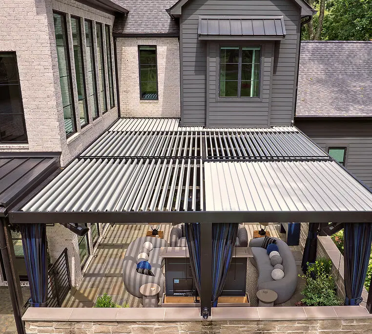 Pergola X Classic Gray Pivot 6 Max louvers installed at a modern home