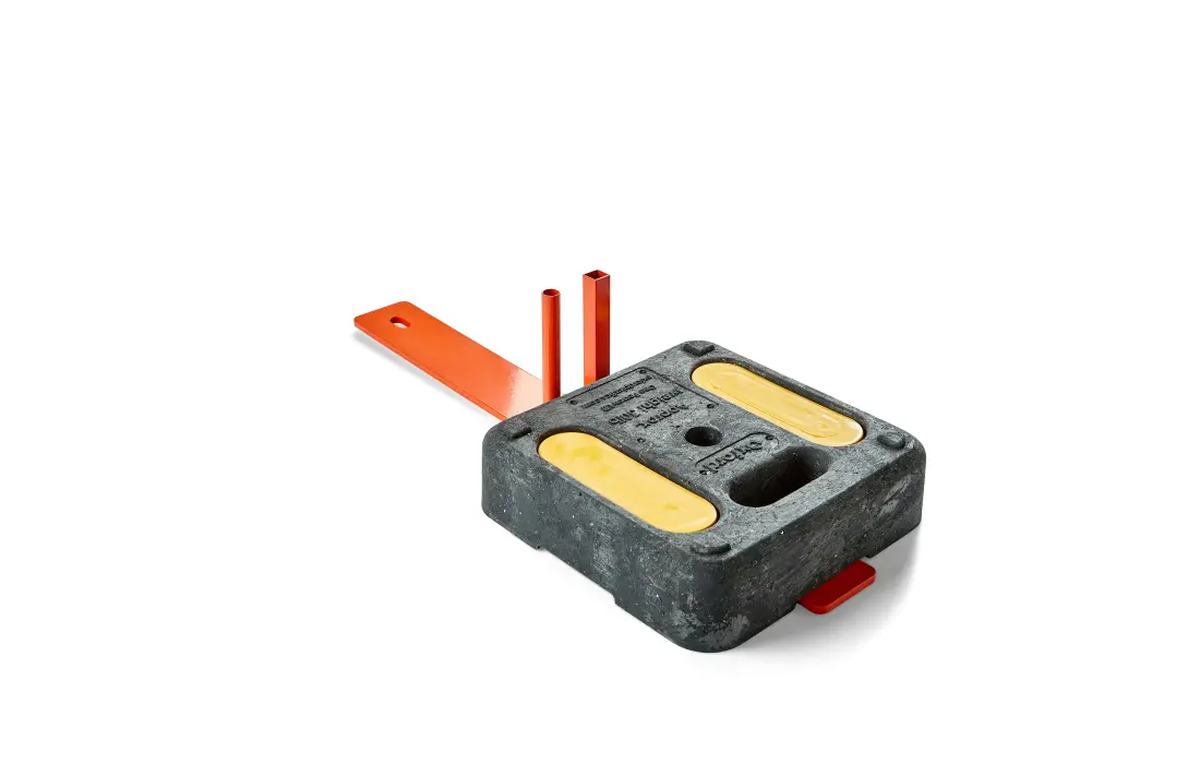 Oxford HeavyHold ballast weight for temporary fencing, view 2