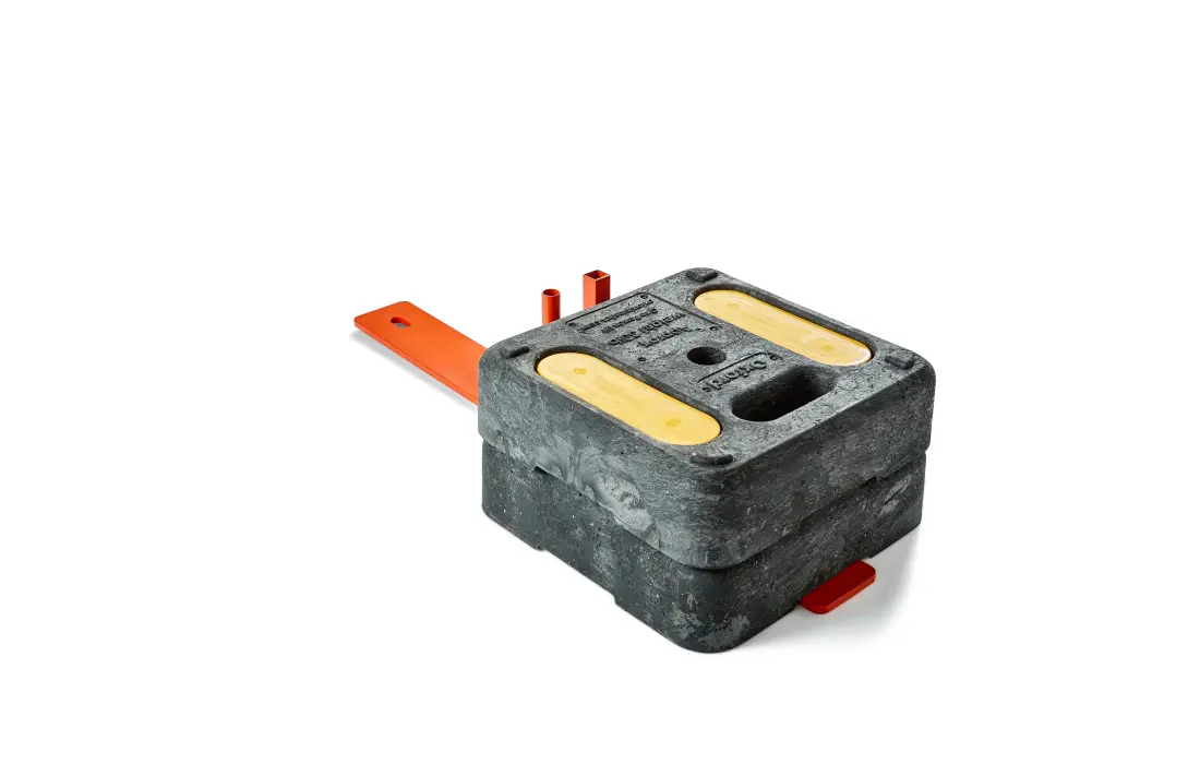 Oxford HeavyHold ballast weight for temporary fencing, view 3