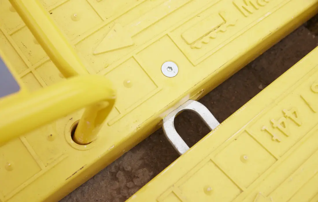 Oxford LowPro road plate system, view 3