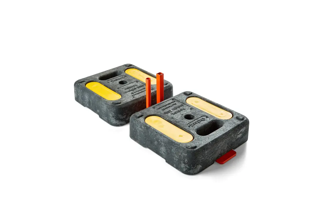 Oxford HeavyHold ballast weight for temporary fencing, view 4