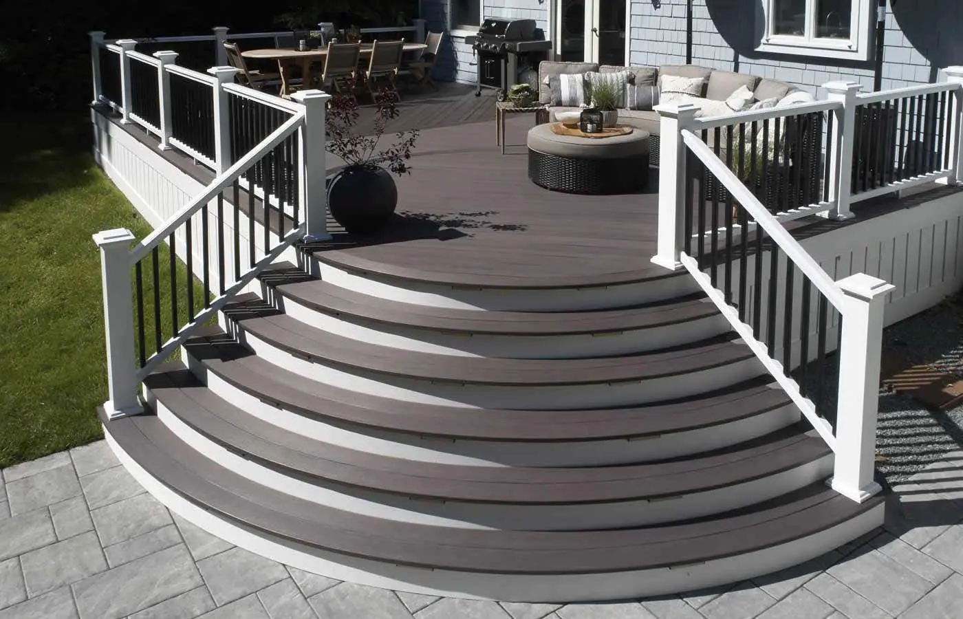 TimberTech curved stairs with railing and handrail