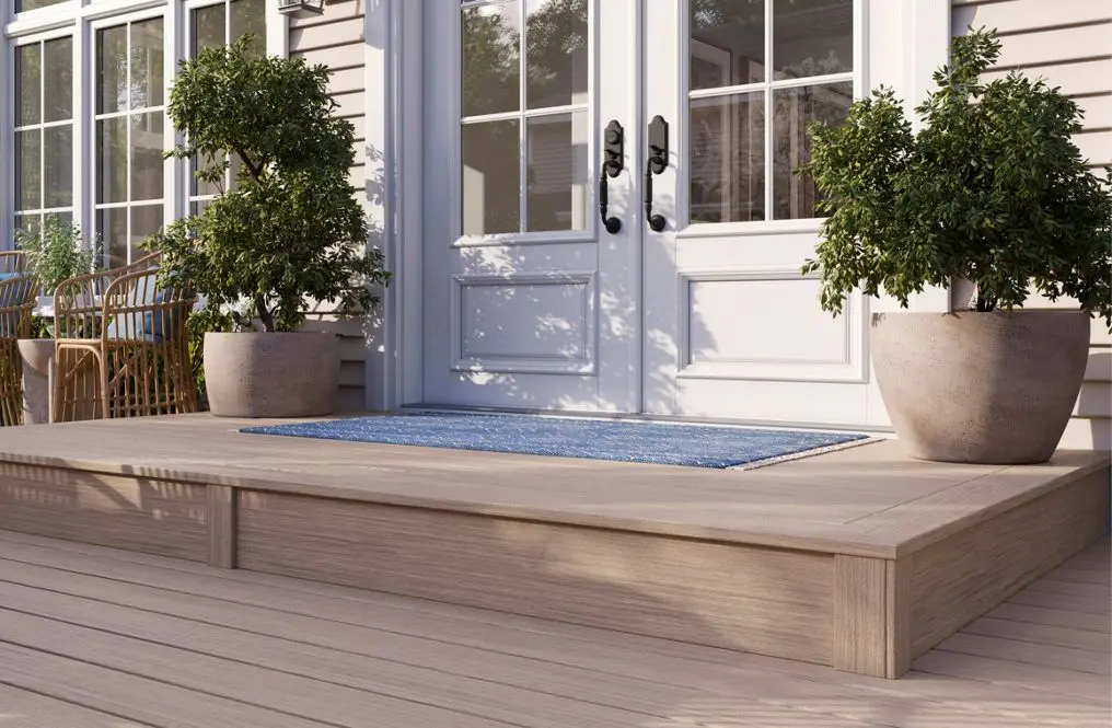Trex sel cgi cottage 0007 my decking fascia bk alum railing beauty high res MY010612S2S64 Article Image Main