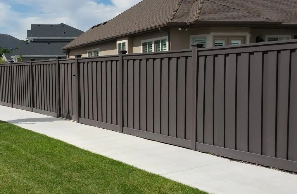 Trex® Composite Fencing carousel image