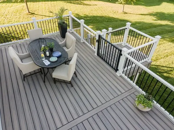Trex enh missouri 015 rh enh railing wt gates dining area overhead