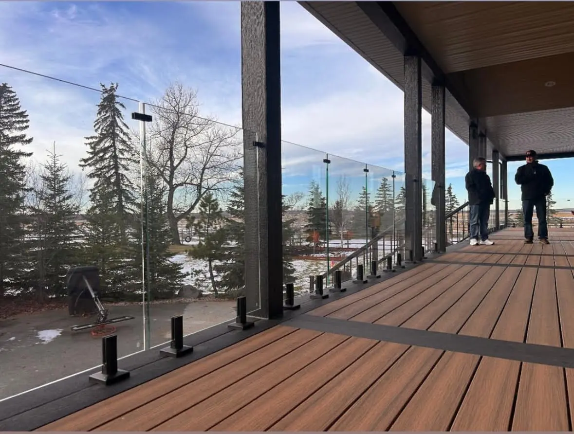 LED frameless glass with spigots Frameless glass railing