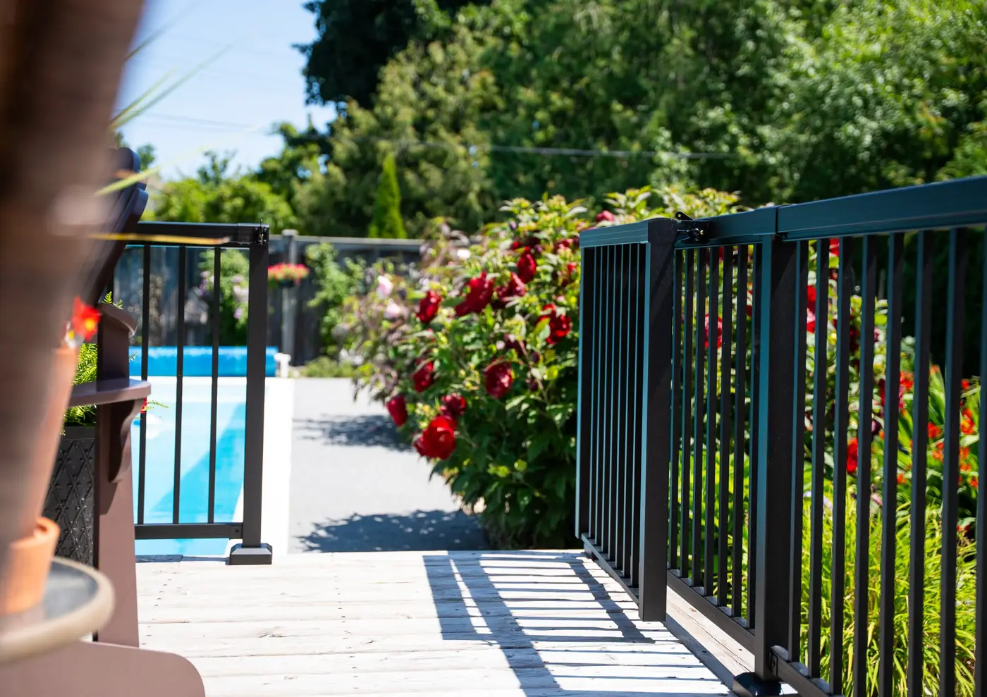 Aluminum gate