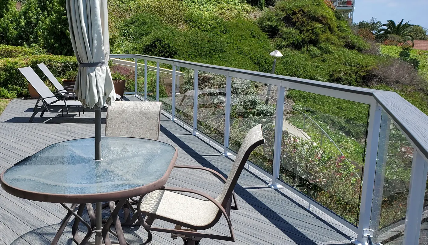 Drink rail adapter glass railings